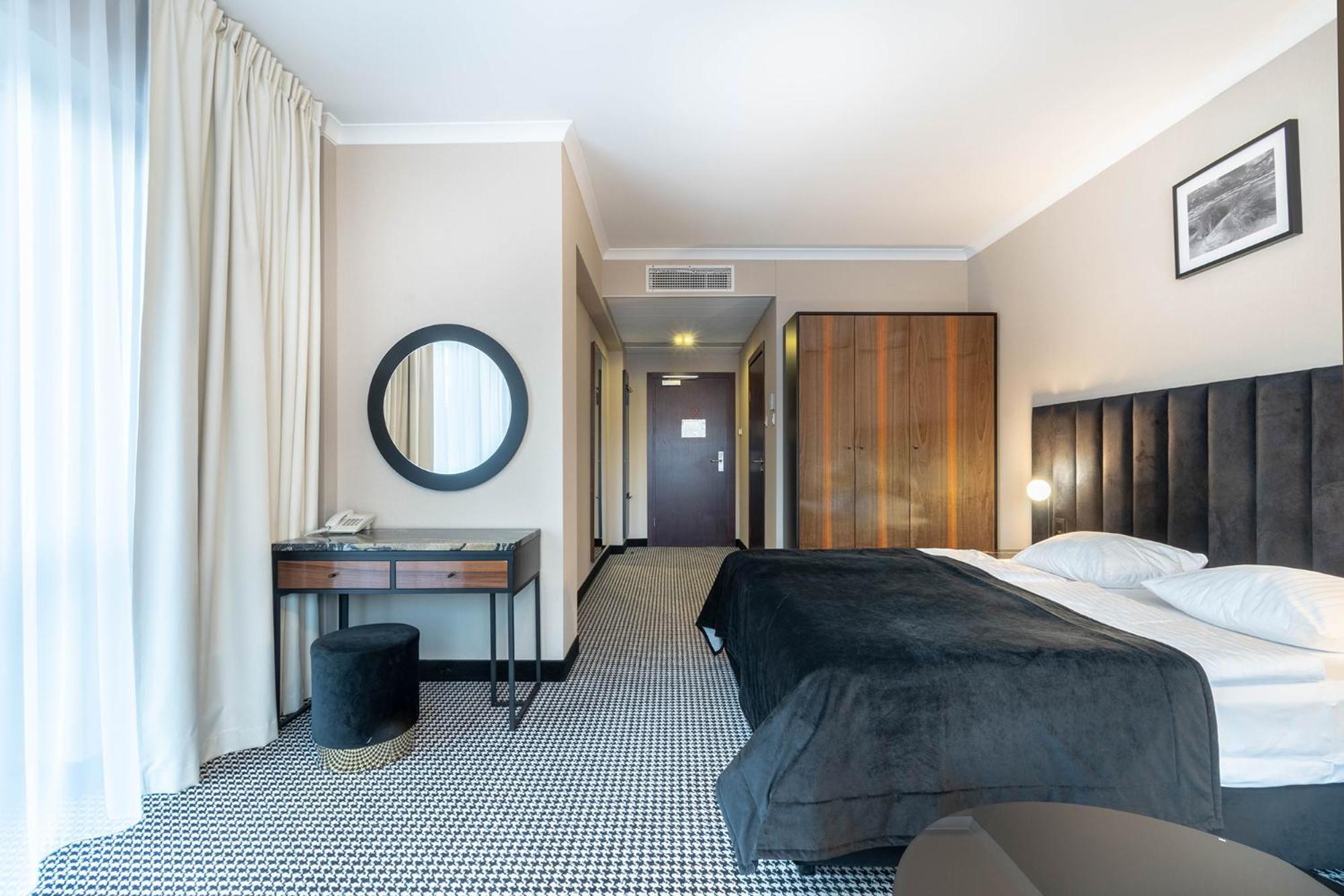 Hotel Leda Spa - Adults Only Колобжег Экстерьер фото