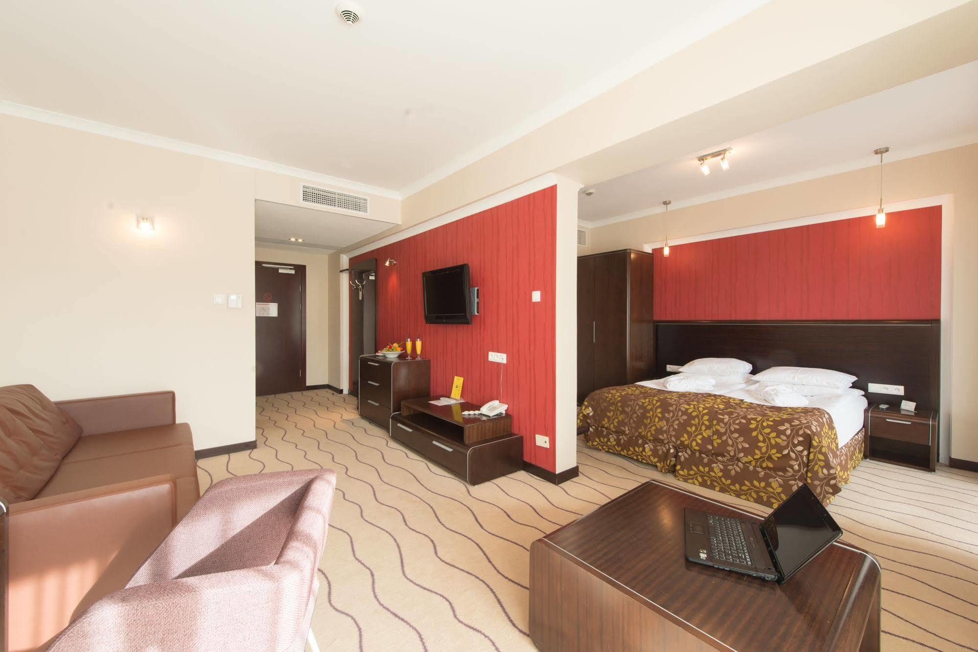 Hotel Leda Spa - Adults Only Колобжег Экстерьер фото